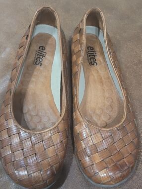 EliteStyle Woven Ballet Flats in Tan Brown